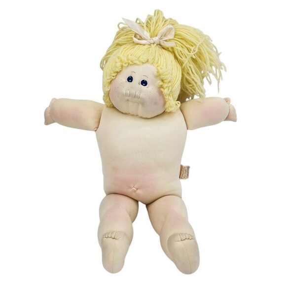 Vintage The Little People Soft Sculptures Xavier Roberts Girl Doll Blonde 1978 - Picture 13 of 13